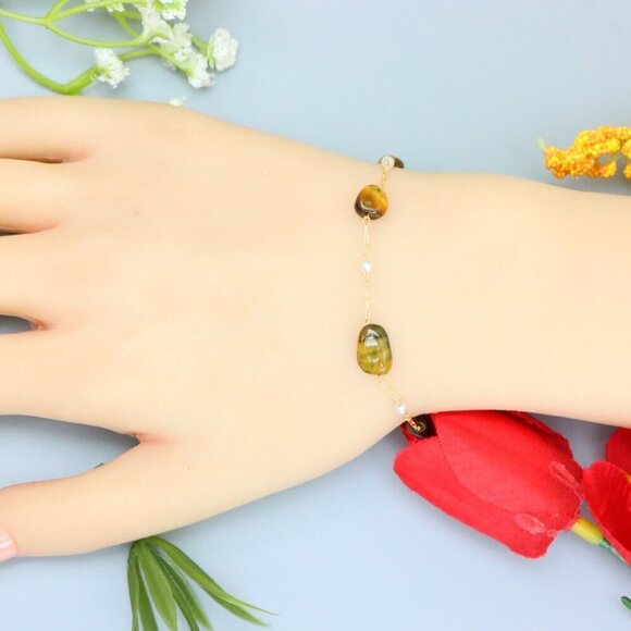 "Elegant & Trendy Bracelet, A Perfect Gift for Women, Thoughtful, EVCH1251 - Picture 2 of 12